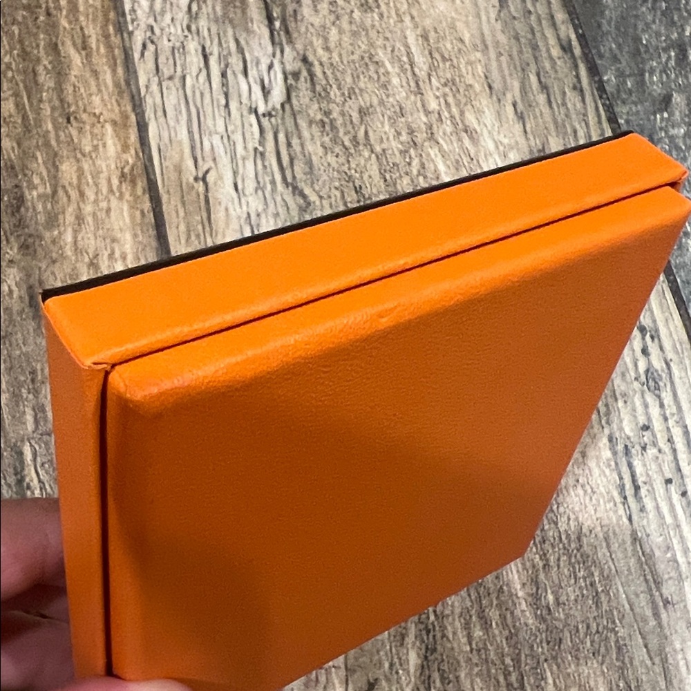 Hermes Gift Storage Box - Picture 5 of 14